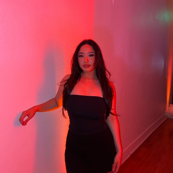 MEET YOUR POSHER - Picture 1 of 1